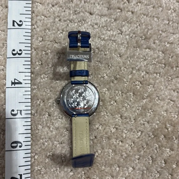 Swarovski Watch Blue with Swarovski Crystals needs battery - Picture 2 of 3